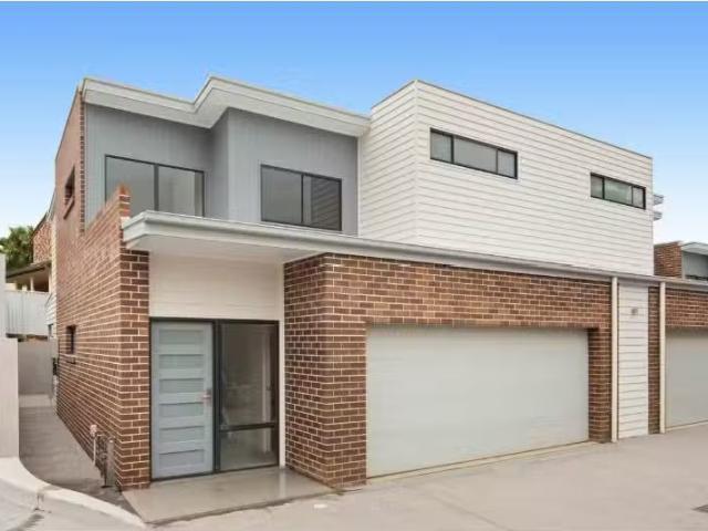 Condo for rent in Wollongong West, New South Wales
