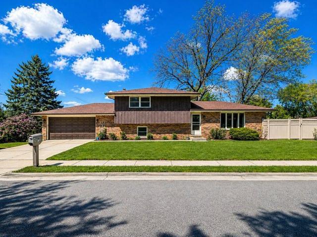 House for sale in Crestwood, Illinois