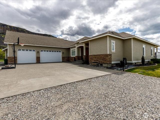 House for sale in Electric City