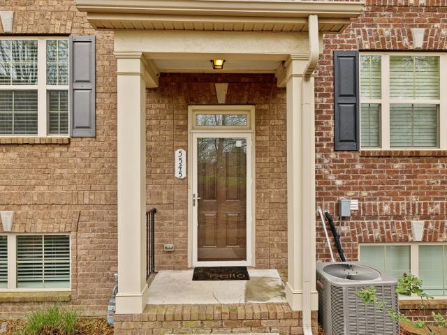 Townhouse for sale in Brentwood