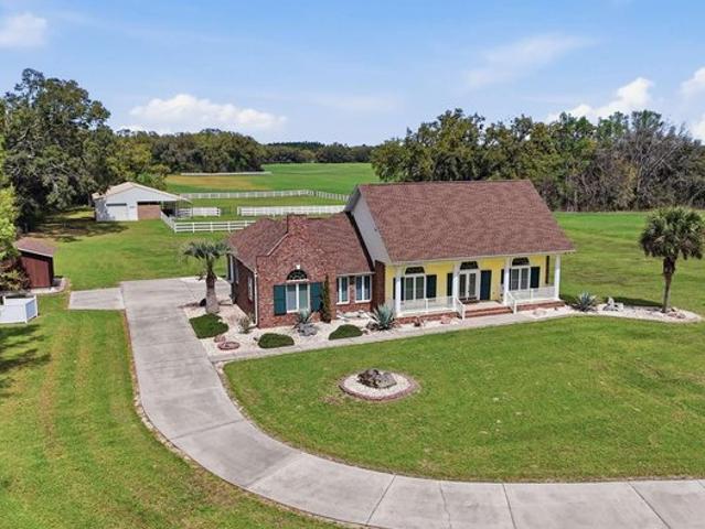 House for sale in Suwannee, Florida