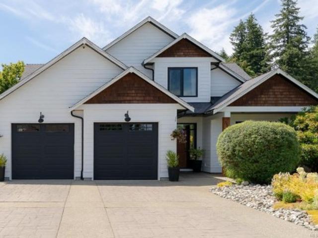House for sale in Clayoquot, British Columbia
