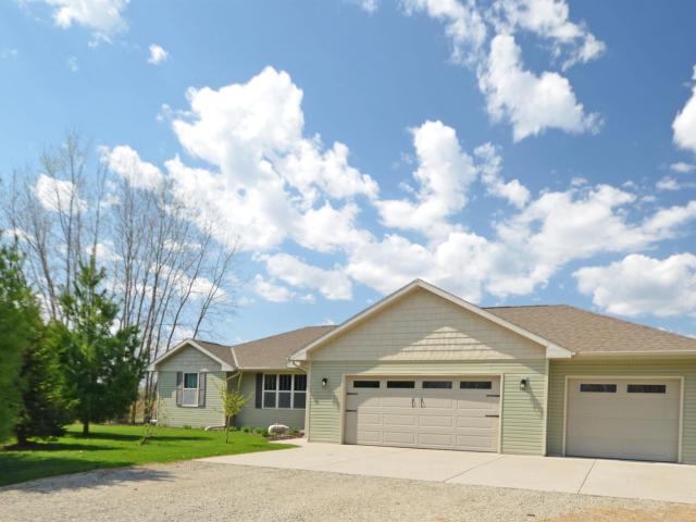 House for sale in Little Suamico, Wisconsin
