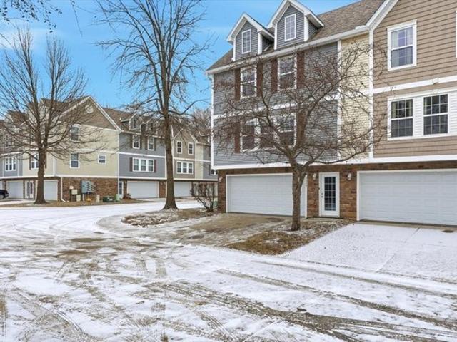 Townhouse for sale in Johnston, Iowa
