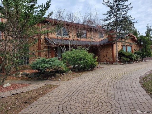 House for sale in West Bloomfield, Michigan