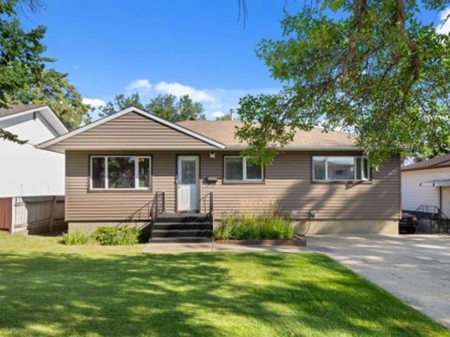 House for sale in Medicine Hat, Alberta