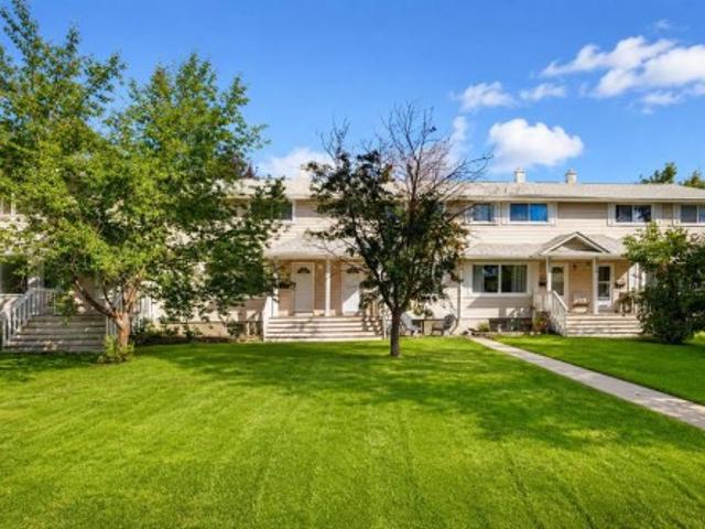 Townhouse for sale in Glenbrook, Calgary