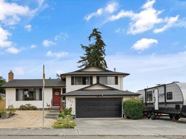 House for sale in Oak Harbor, Washington