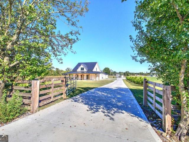 House for sale in Calhoun, Gordon County