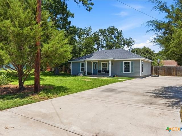 House for sale in Luling, Texas