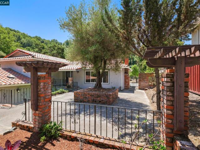 House for sale in Castro Valley