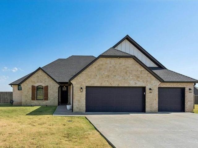 House for sale in Elgin, Oklahoma
