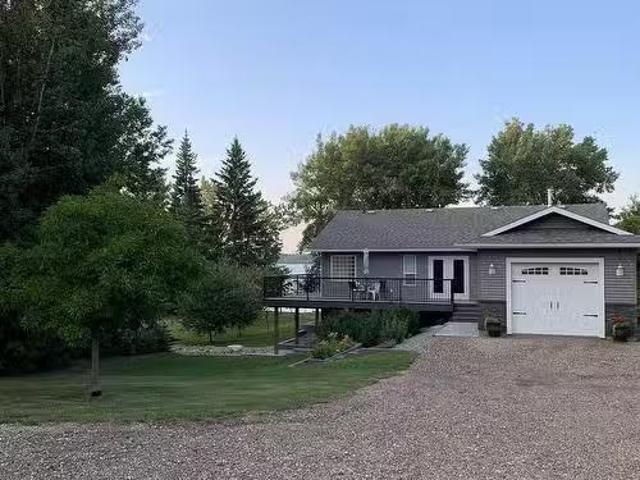 House for sale in Nakamun Park, Alberta