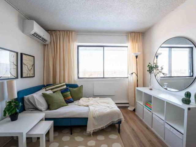 Apartment for rent in Côte-Saint-Luc, Montréal (région administrative)