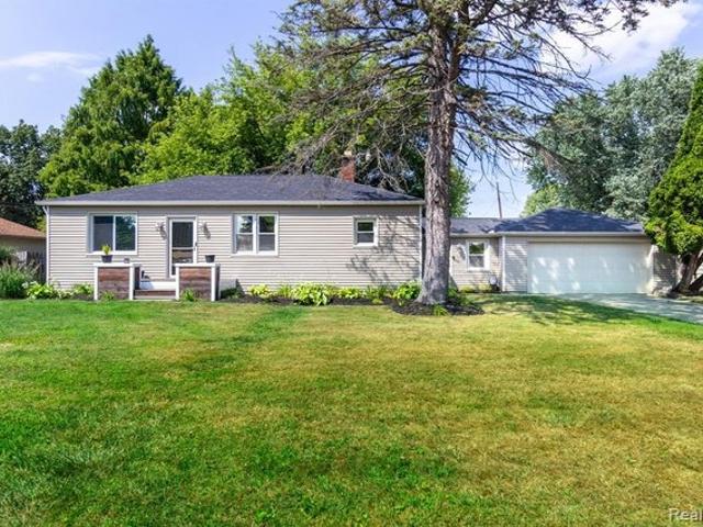 House for sale in Sterling Heights, Macomb County