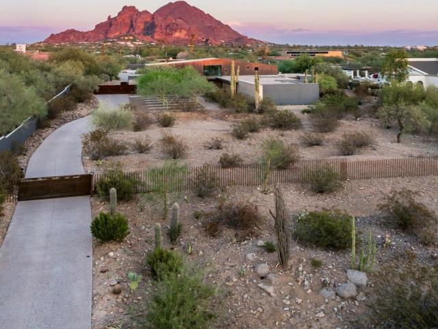 House for sale in Paradise Valley