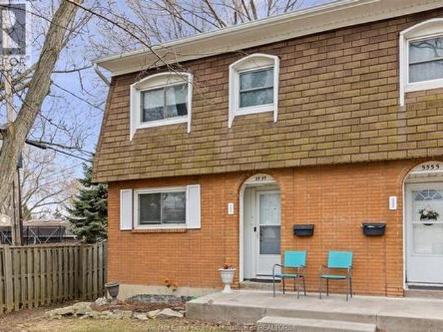 Townhouse for sale in Maidstone, Ontario