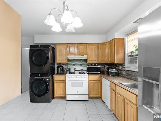 House for sale in Hudson, New Jersey