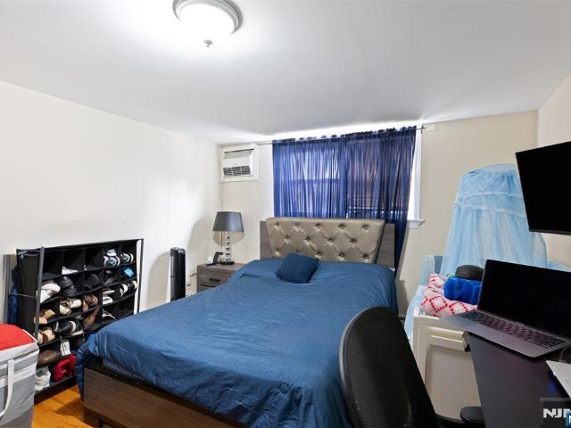 House for sale in Hudson, New Jersey