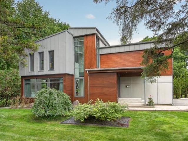 House for sale in Beaconsfield, Montréal (région administrative)
