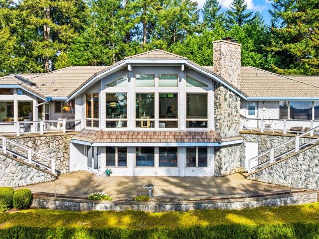 House for sale in Fox Island