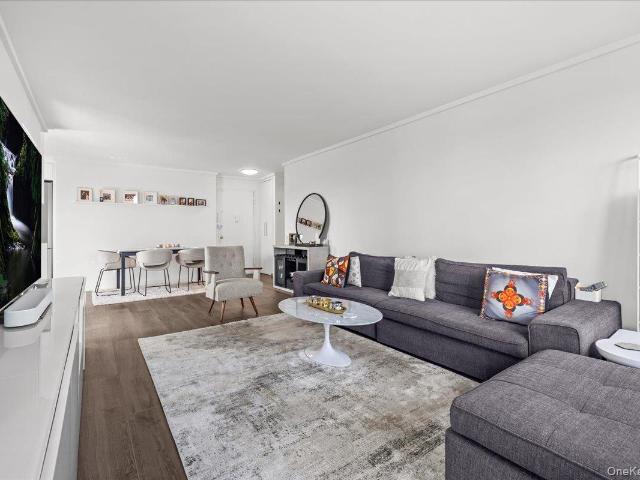 Property for sale in The Bronx, Arverne