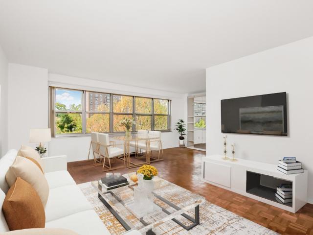 Property for sale in The Bronx, Arverne