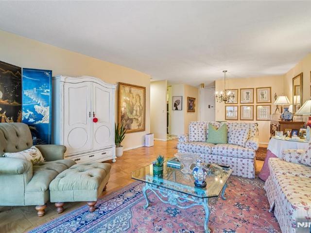 House for sale in Fort Lee, New Jersey