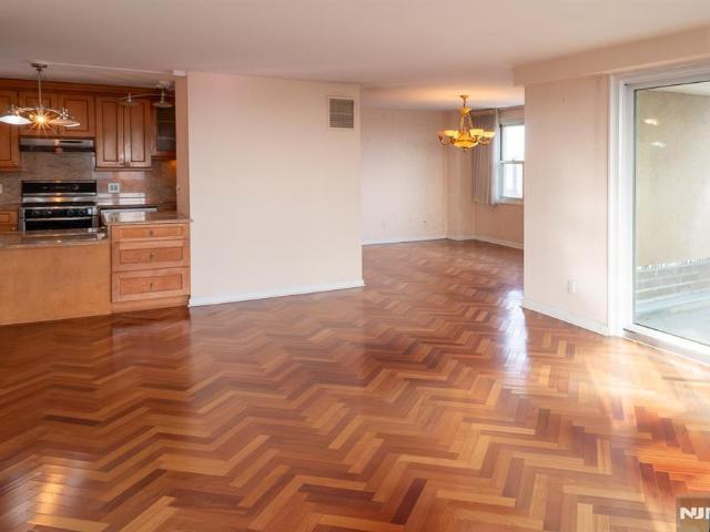 House for sale in Fort Lee, New Jersey
