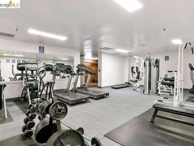 Condo for sale in Albany Hill, Albany