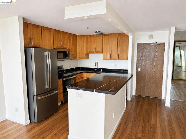 Condo for sale in Albany, California