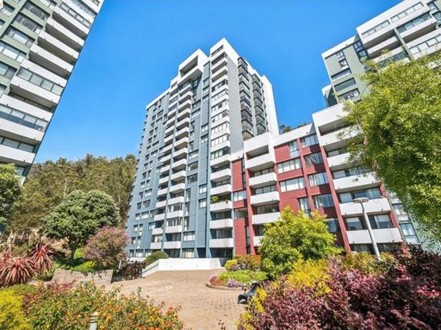 Condo for sale in Albany, California