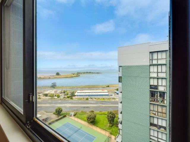 Condo for sale in Albany, California