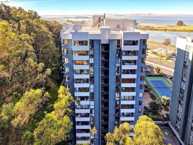 Condo for sale in Albany, California