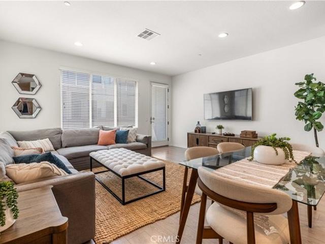 Townhouse for sale in Hawthorne, California