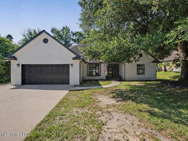 House for sale in Diamondhead, Mississippi
