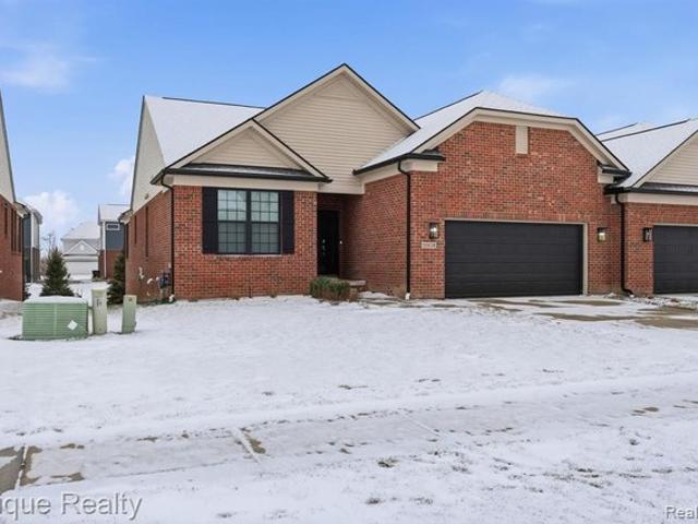 Condo for sale in Utica, Michigan