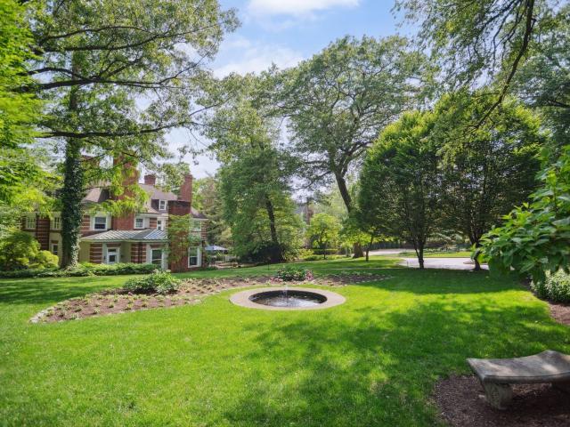 House for sale in Pittsburg, Pennsylvania