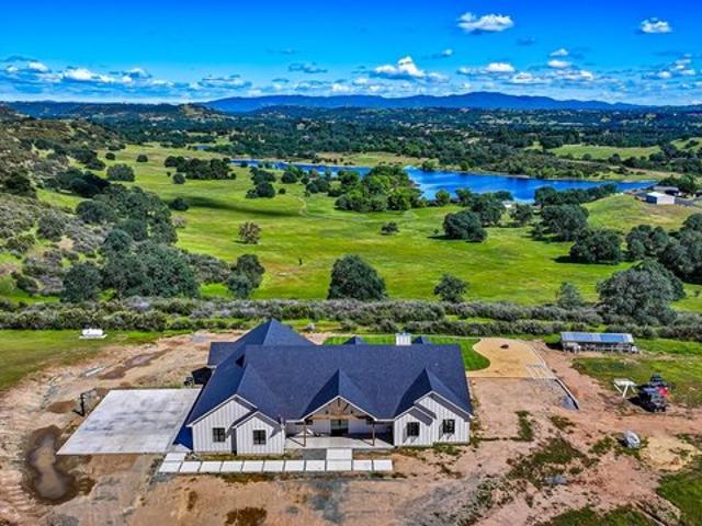 House for sale in Burson, California