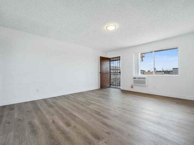 Apartment for rent in Long Beach, California