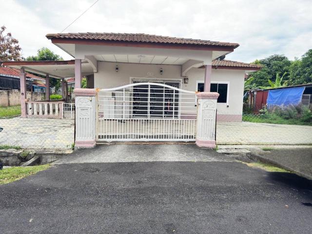 Bungalow for sale in Malaka