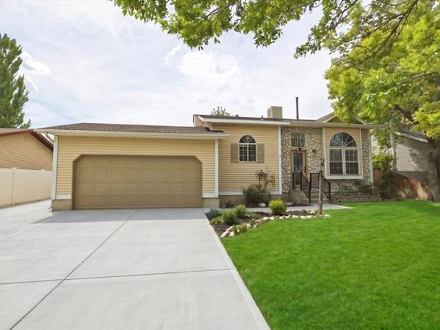 House for sale in West Valley City, Utah