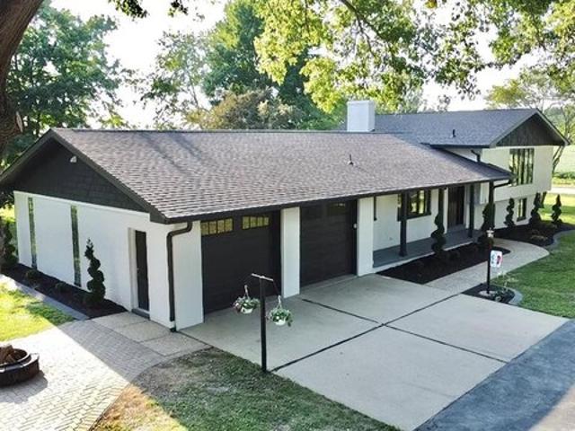 House for sale in Highland, Illinois