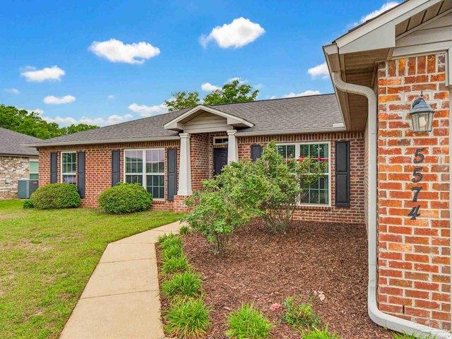 House for sale in Pace, Florida
