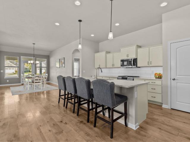 House for sale in Apple Creek, Appleton