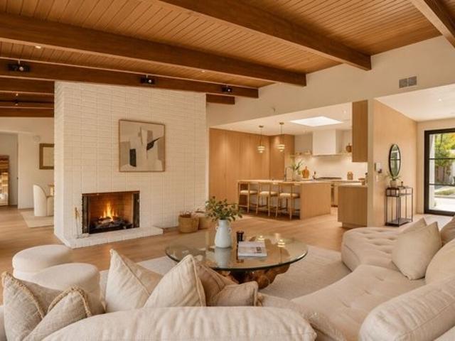 House for sale in Woodland Hills-Warner Center Neighborhood Council District, Canoga Park