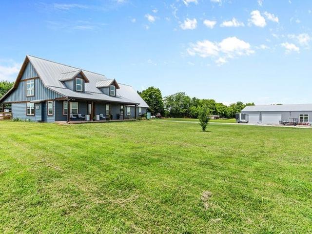 House for sale in Walnut Grove, Missouri