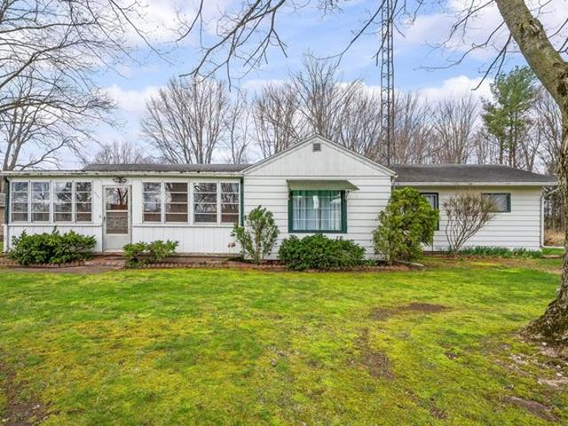 House for sale in Dowagiac, Michigan