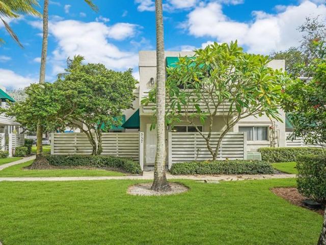 Townhouse for sale in Plantation, Florida