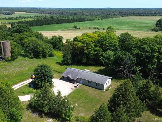 House for sale in Garden, Michigan
